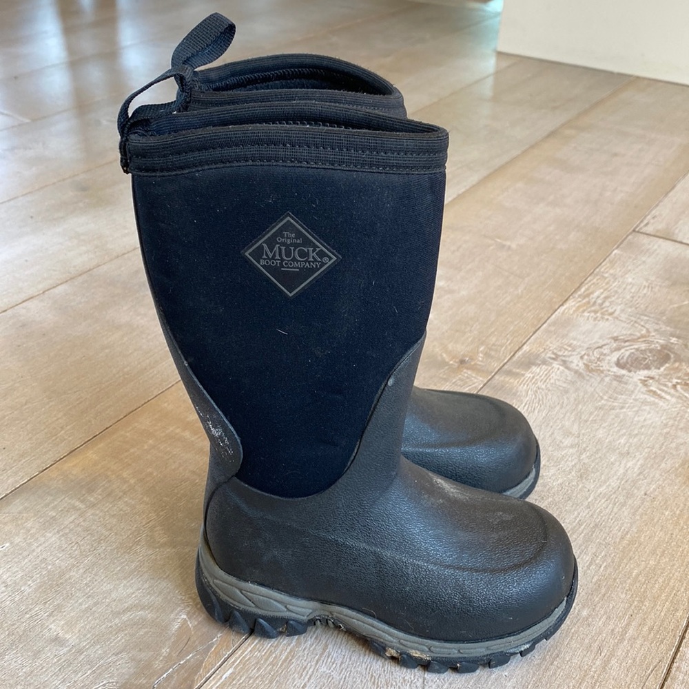 Like new toddler 10 much boots. Would look brand new if cleaned